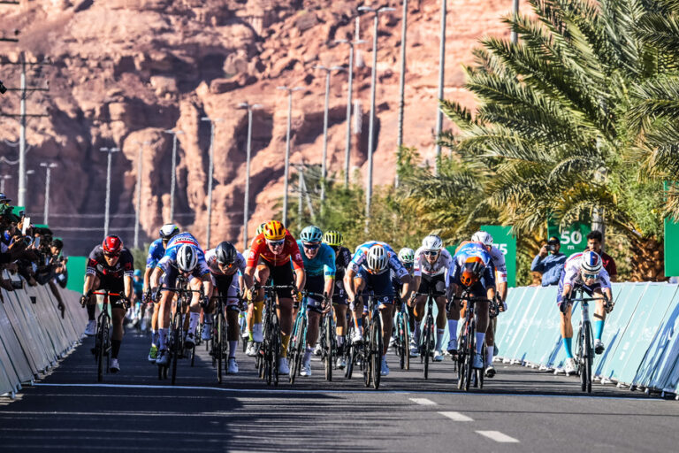 Casper Van Uden remporte la 1ère étape de l’AlUla Tour