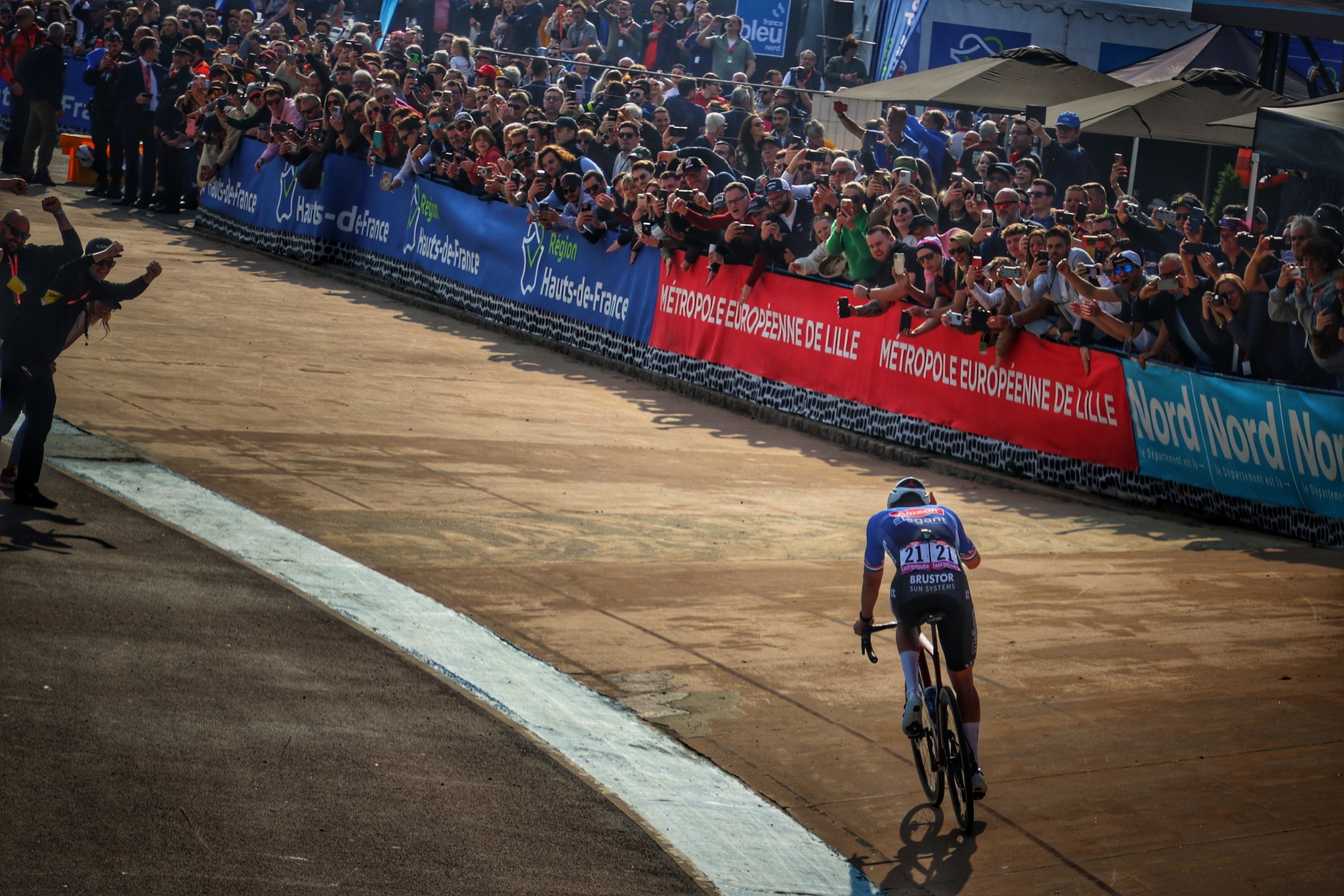 Mathieu Van der Poel connaît son programme de début de saison 2024.