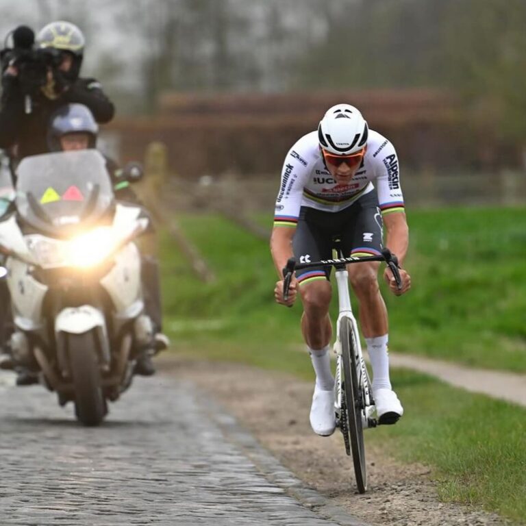 E3 Saxo Classic – 1.UWT – Mathieu VAN DER POEL déchire tout