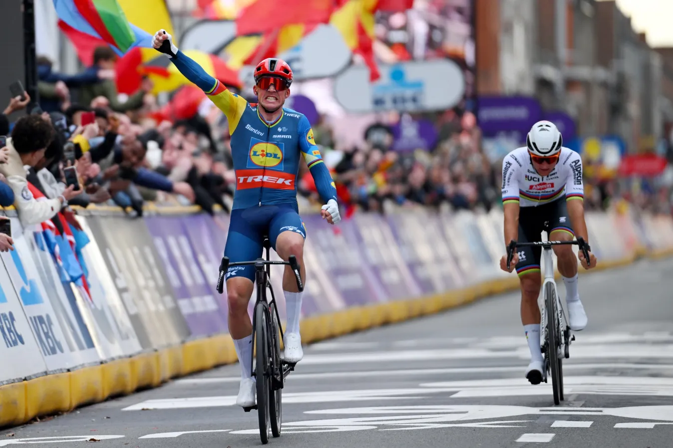 Pedersen devance Mathieu Van Der Poel