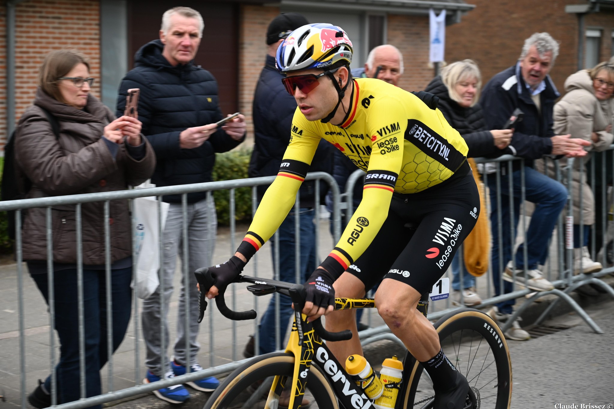 Wout Van Aert souffre d'une fracture de la clavicule.