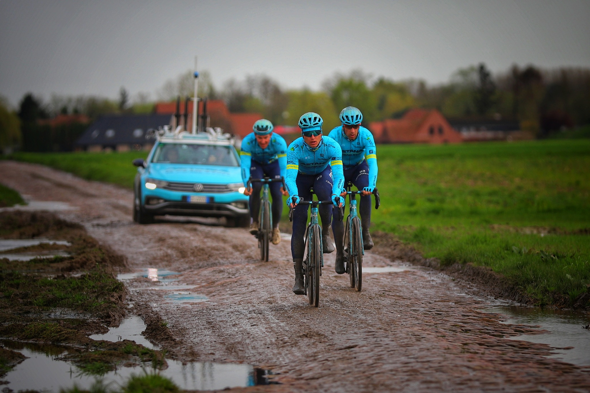 Astana, symbole d’un cyclisme dépassé, plonge vers la relégation