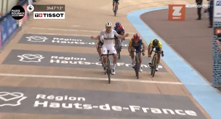 Paris-Roubaix Femmes – Victoire de Lotte Kopecky