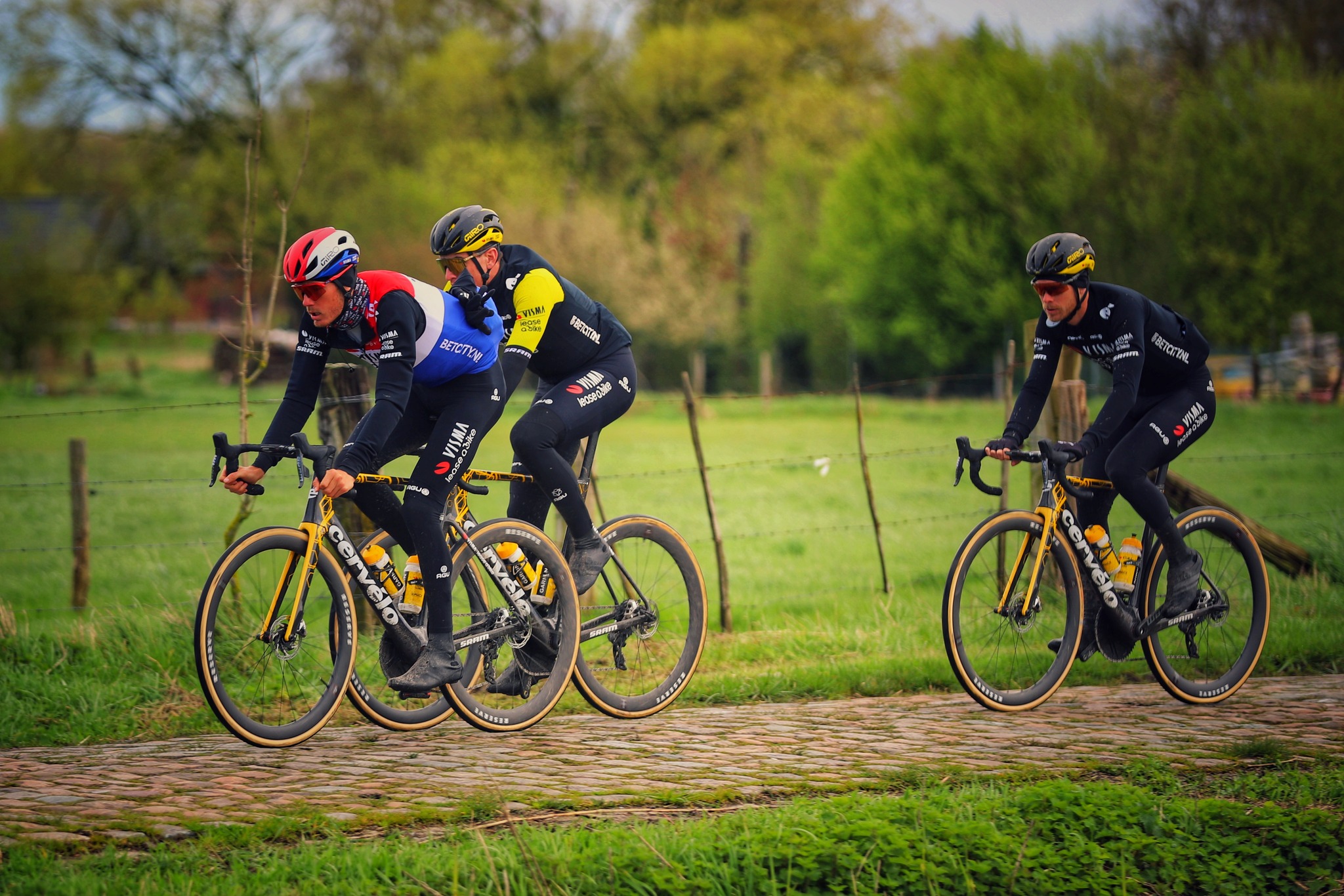 Dylan van baarle ne prendra pas le départ de Paris-Roubaix 2024