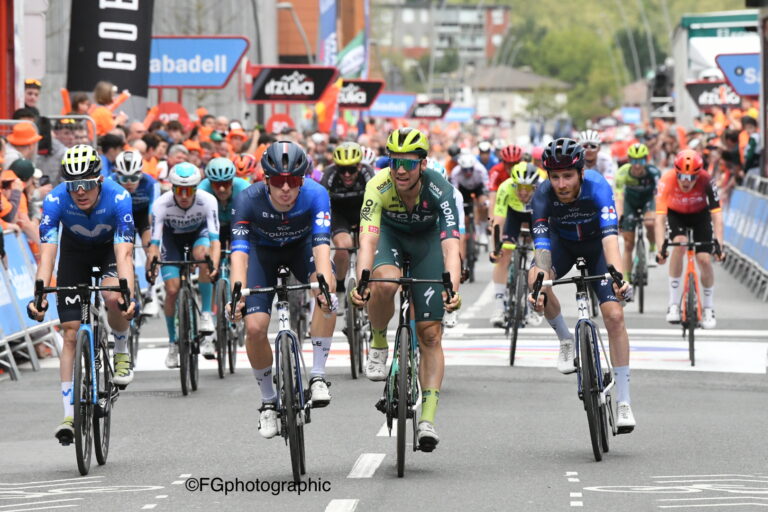 Itzulia Basque Country – Grégoire gagne la 5ème étape