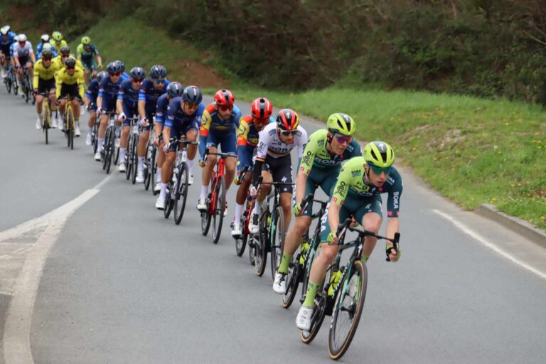 Roglic, Evenepoel et Vingegaard chutent, la course neutralisée