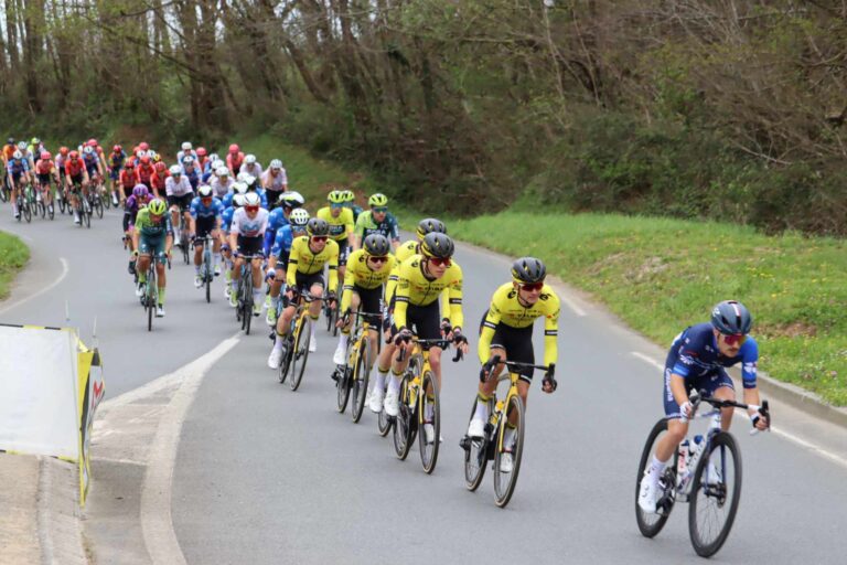 Mikel Landa chute et quitte le Tour du Pays Basque