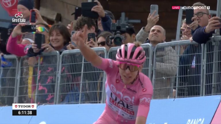 Pogacar écrase ses concurrents lors de la 15ème étape du Giro
