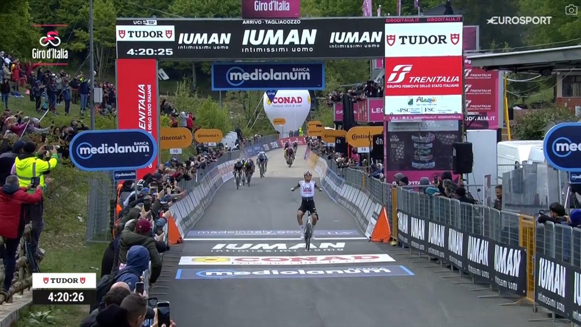 Juan Ayuso a remporté la 7ème étape du Tour d'Italie