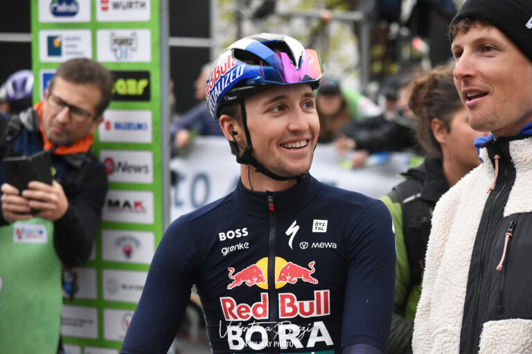 Jai Hindley abandonne lors de la 6ème étape du Giro