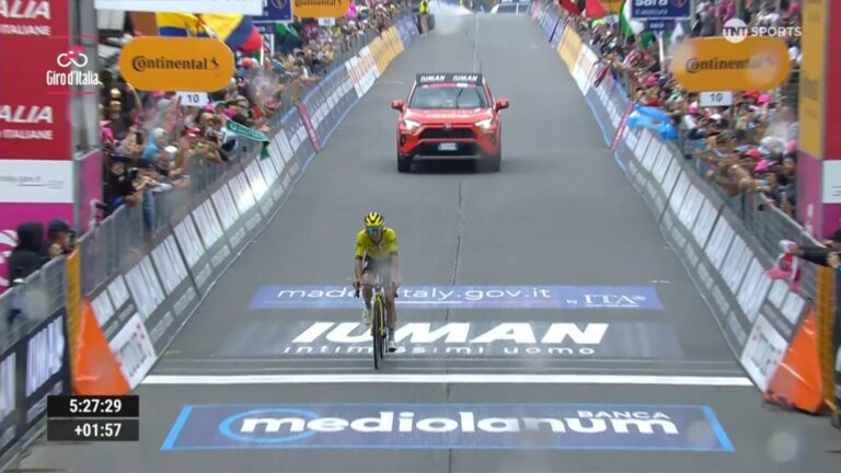 Simon Yates a renversé le Giro contre toute attente lors de la 20ème étape.