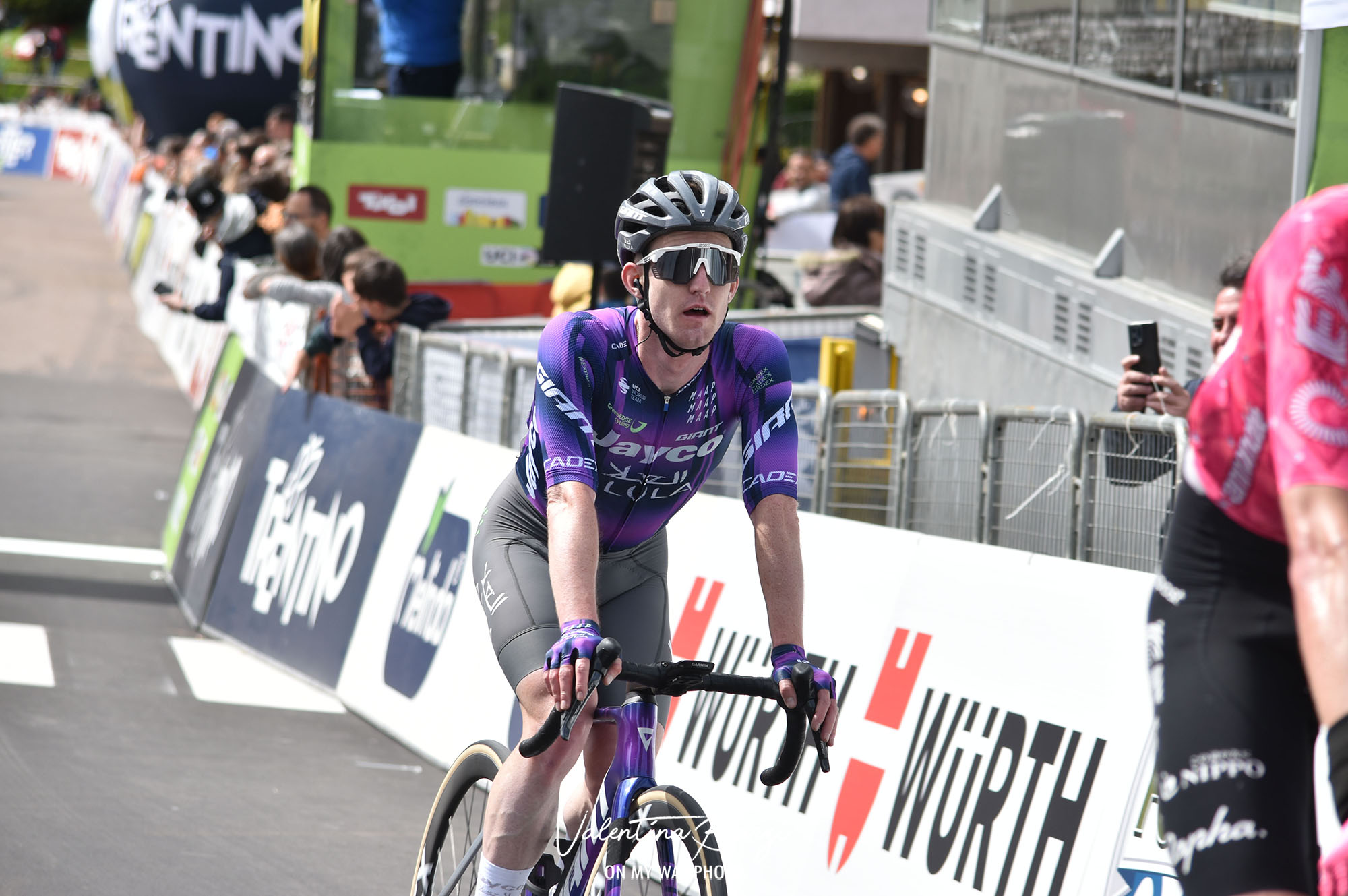 Eddie Dunbar a quitté les routes du Tour de France