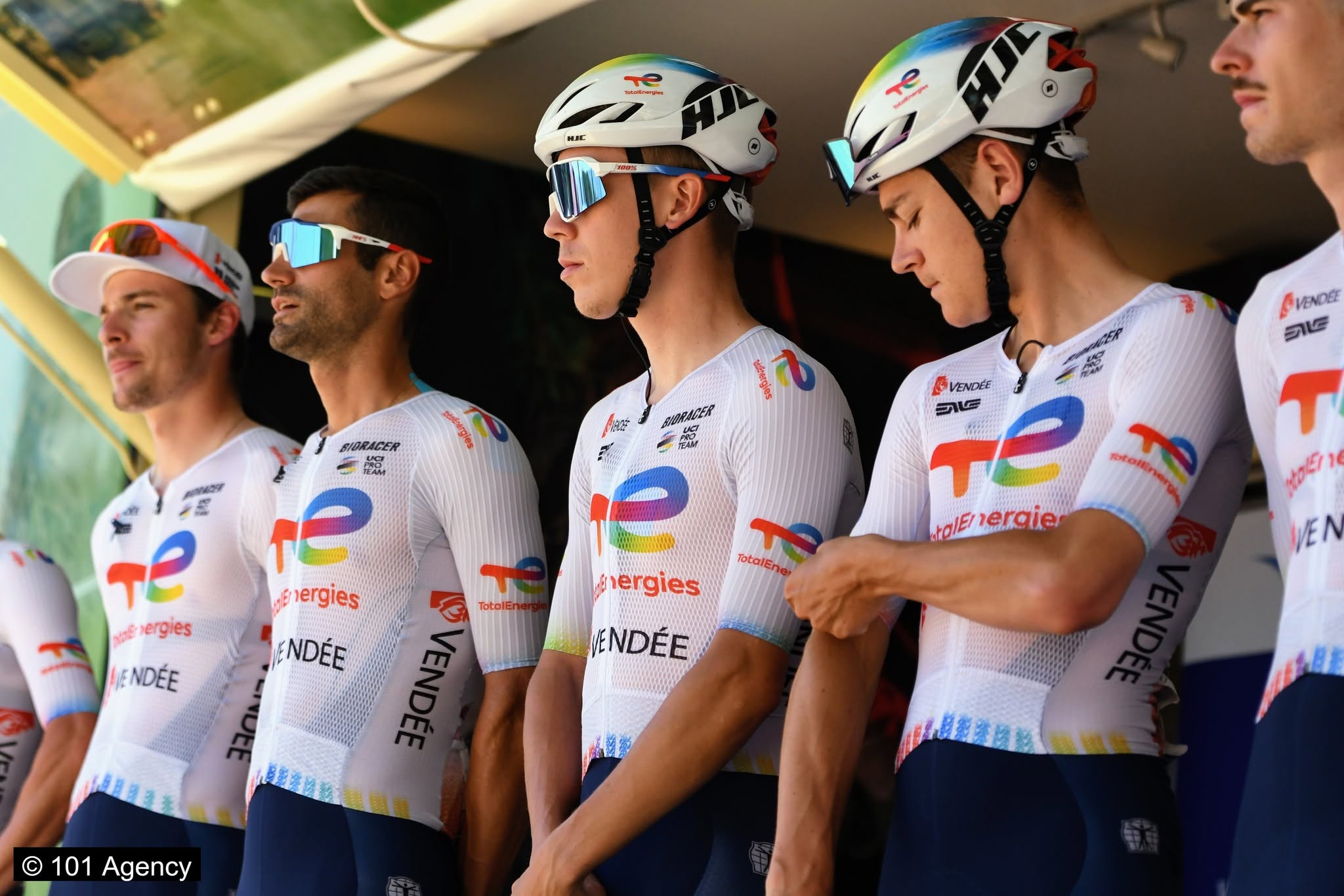 L'équipe Total Energies a présenté un nouveau maillot en vue du Tour de France.