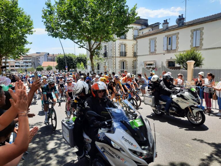 L'équipe de Velo-Club vous donne rendez-vous dès 18h30 pour une émission de débrief de la 1ère étape du Tour de France.