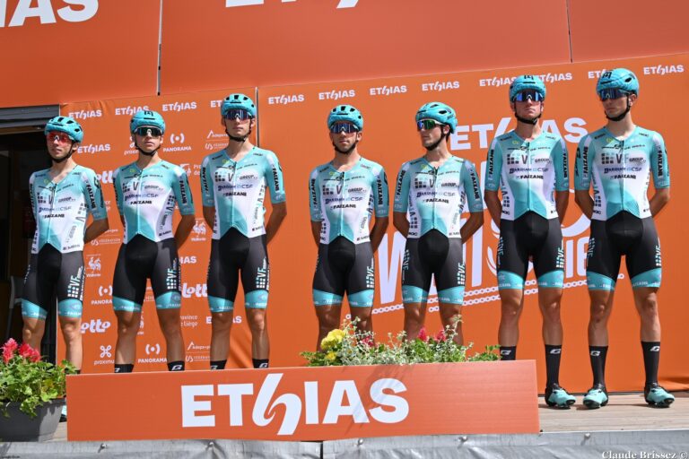 Coureurs de l’équipe VF Bardiani CSF-Faizanè lors d’une course UCI 2025
