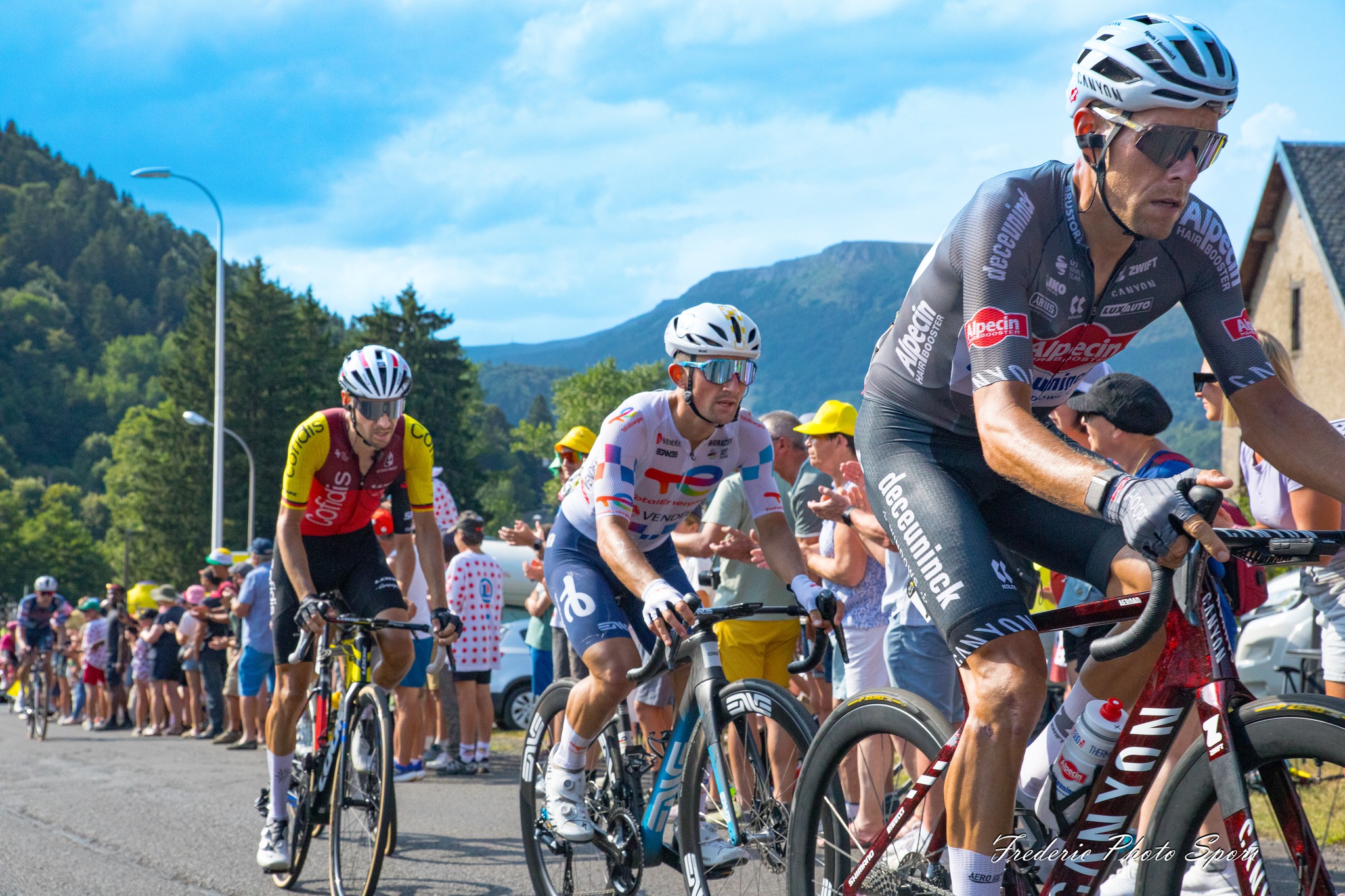 Cofidis prolonge trois coureurs dont Izagirre et Buchmann