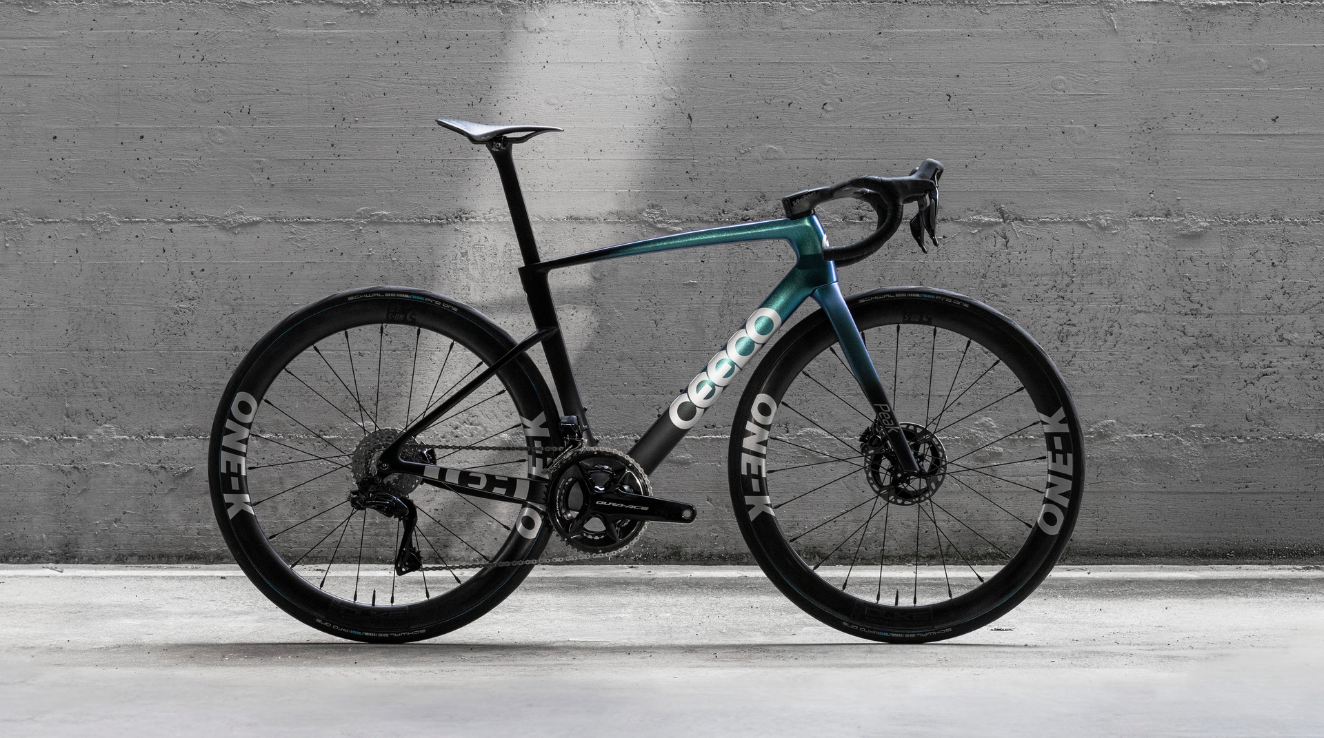 CEEPO dévoile son kit cadre route Peak 2026