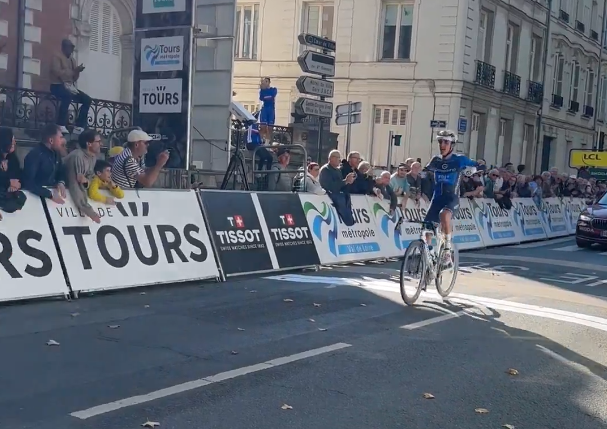 Maxime Decomble remporte Paris-Tours U23
