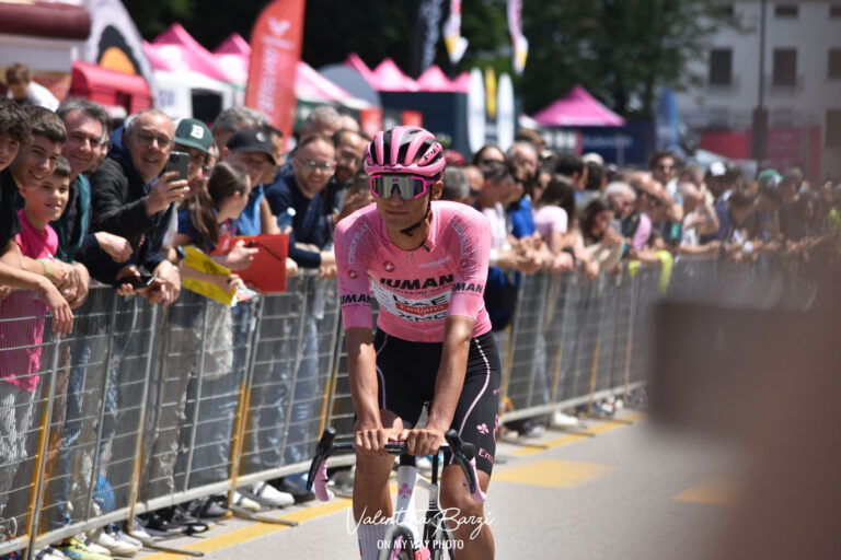 Isaac Del Toro au départ des Championnats du Mexique 2025 à Ensenada