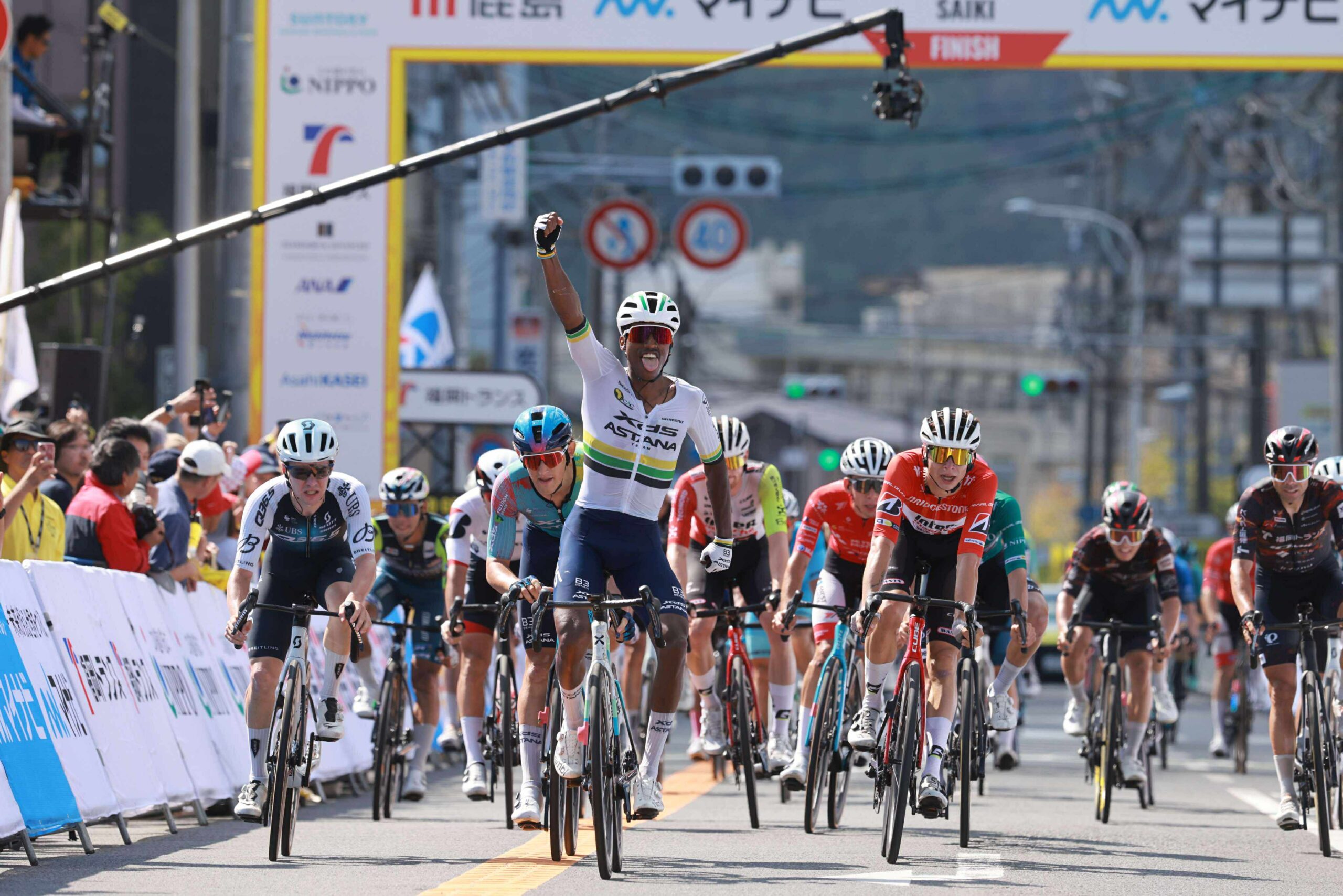 Henok Mulubrhan remporte la 3ème étape du Tour de Kyushu