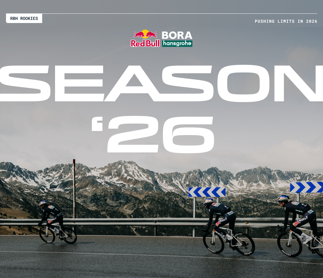 Les nouvelles recrues 2026 du programme Red Bull – BORA – hansgrohe Rookies posent avec leur maillot.