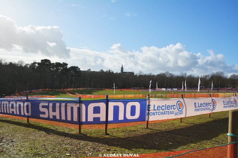 Aubin Sparfel remporte la Coupe de France de cyclo-cross à Albi 2025.