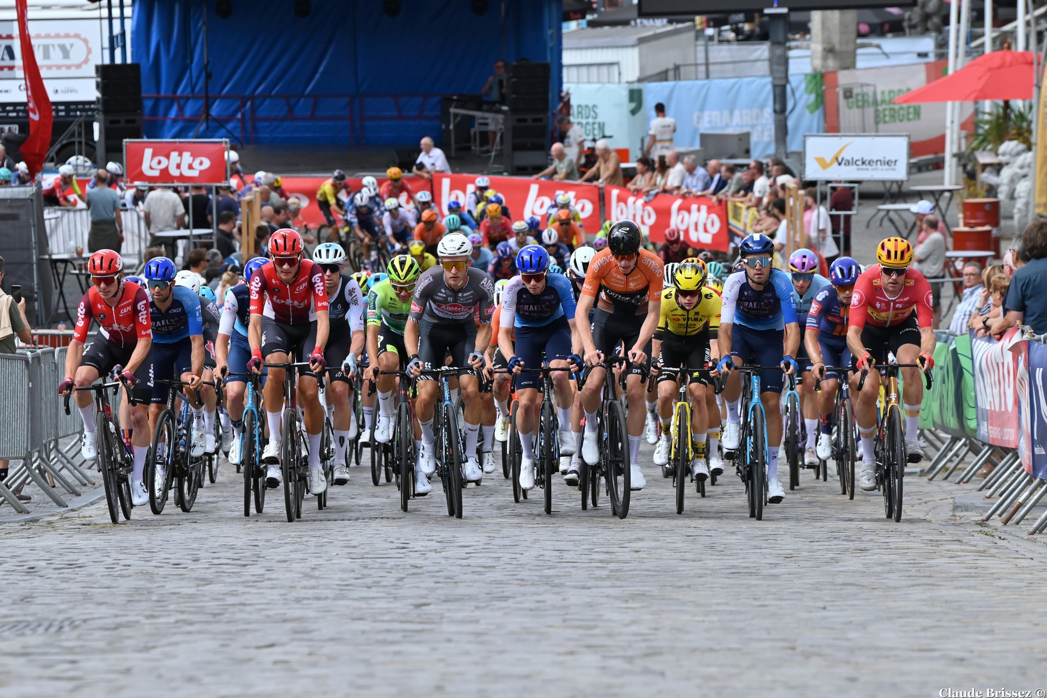 peloton WorldTour en course lors de la saison 2025.