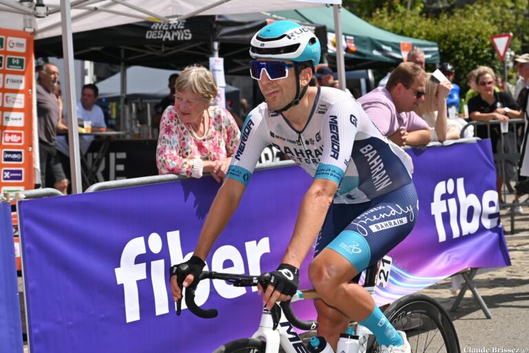 Nicolò Buratti lors d’une course WorldTour sous les couleurs de Bahrain Victorious