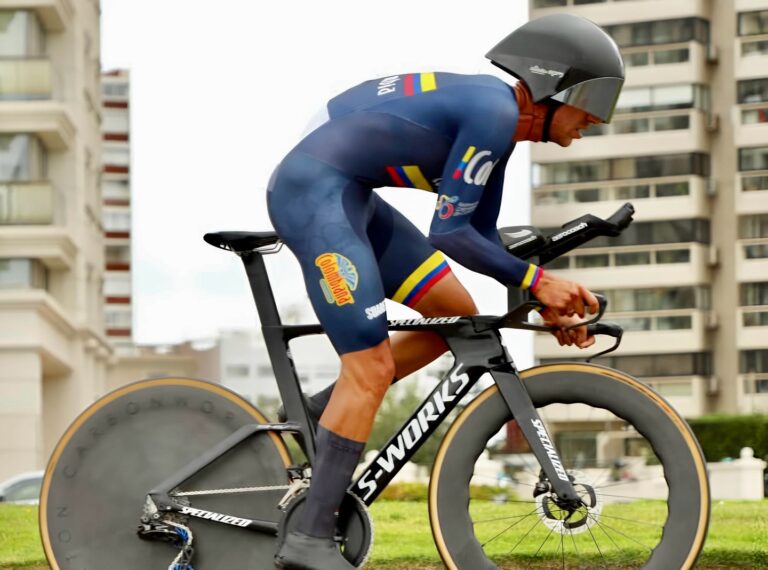 Walter Vargas vainqueur de l’ITT des Juegos Bolivarianos 2025 à Lima, le 27 novembre