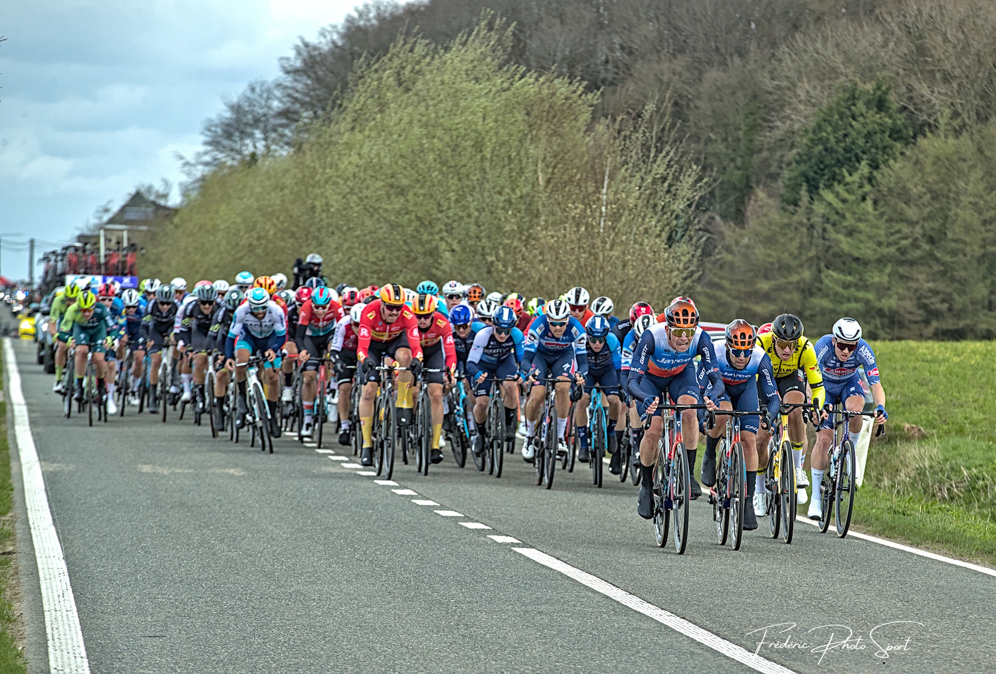 Peloton en action lors d’une édition récente de Gent-Wevelgem.