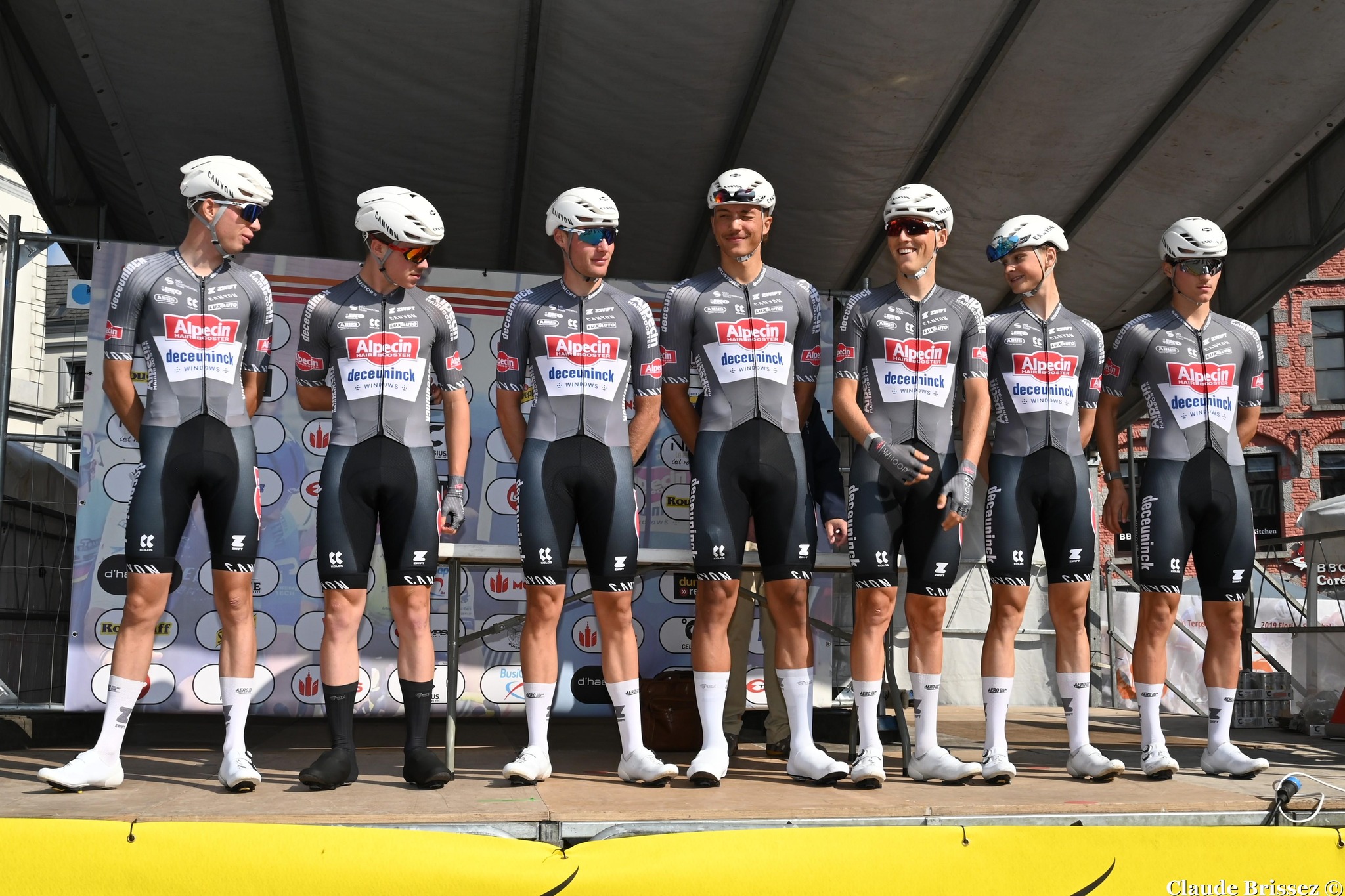 Photo de groupe de l’équipe cycliste Alpecin-Deceuninck lors de la saison 2025.
