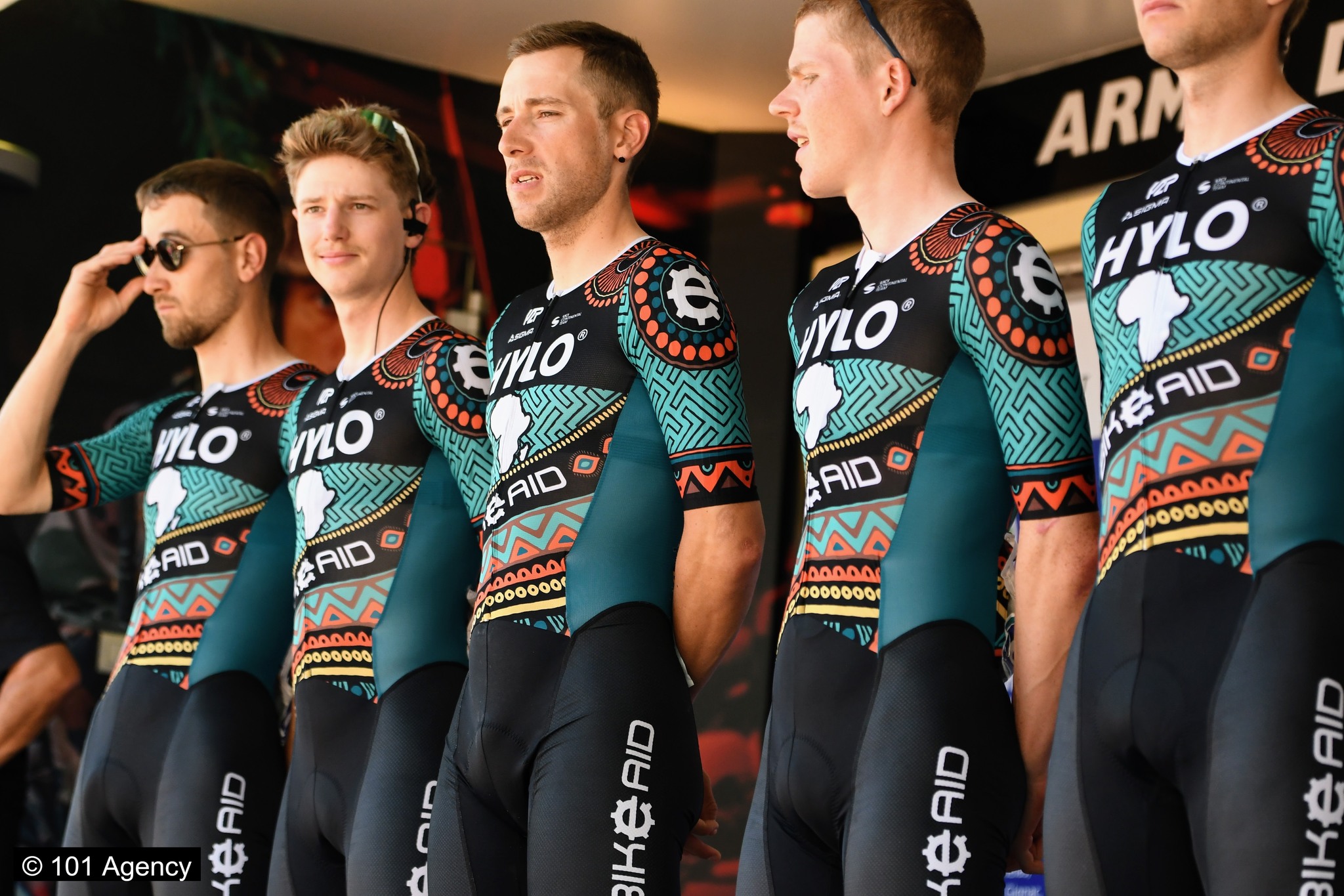 Équipe BIKE AID au départ d’une course avant la saison 2026