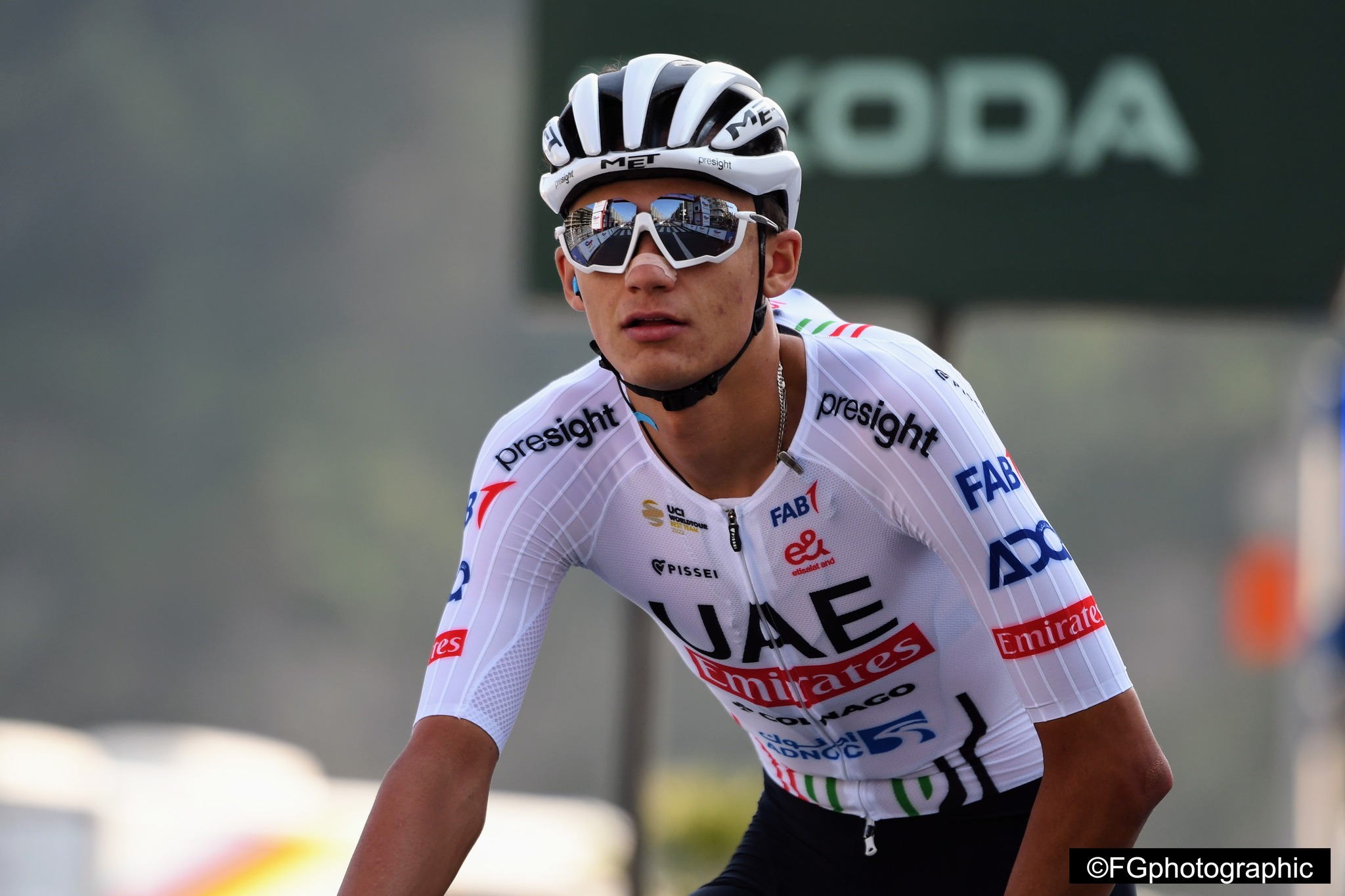 Isaac del Toro avec le maillot UAE Team Emirates-XRG en course
