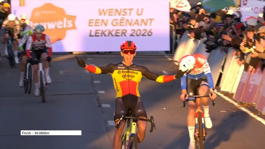 Thibau Nys s’impose à Termonde lors de la Coupe du monde de cyclo-cross