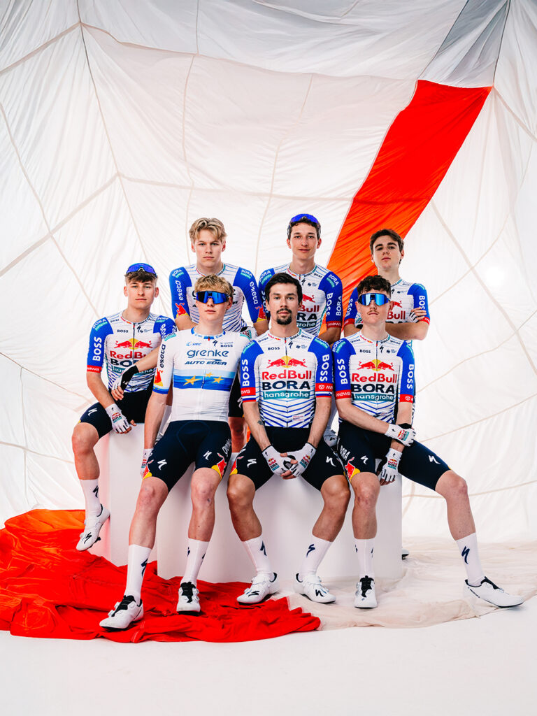 Présentation officielle du maillot Red Bull–BORA–hansgrohe pour la saison 2026