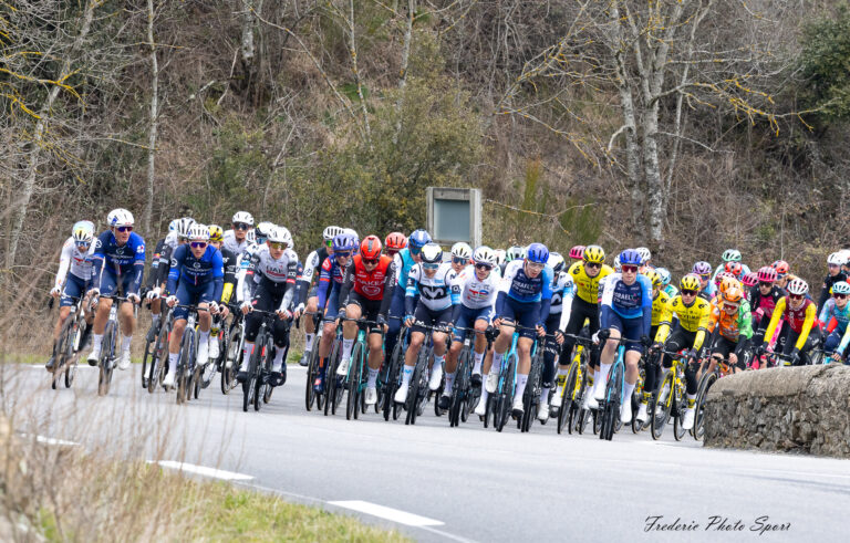 Peloton du Grand Prix La Marseillaise