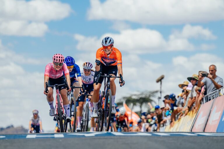 Ally Wollaston remporte la 2e étape du Women’s Tour Down Under 2026 à Paracombe
