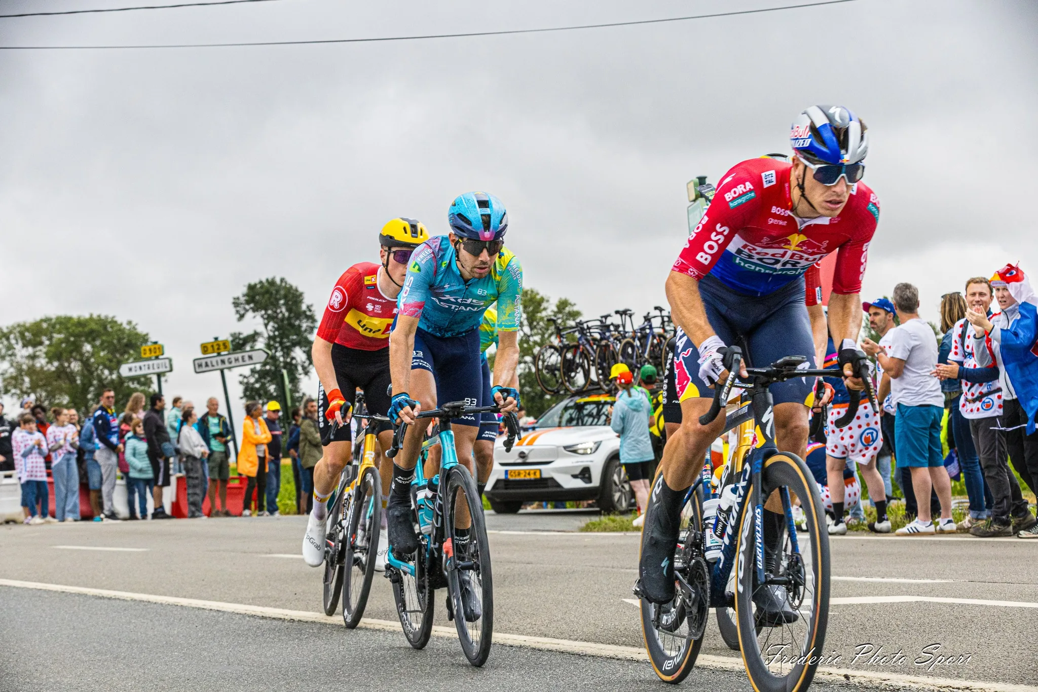 Peloton en course avant la Classica Camp de Morvedre 2026