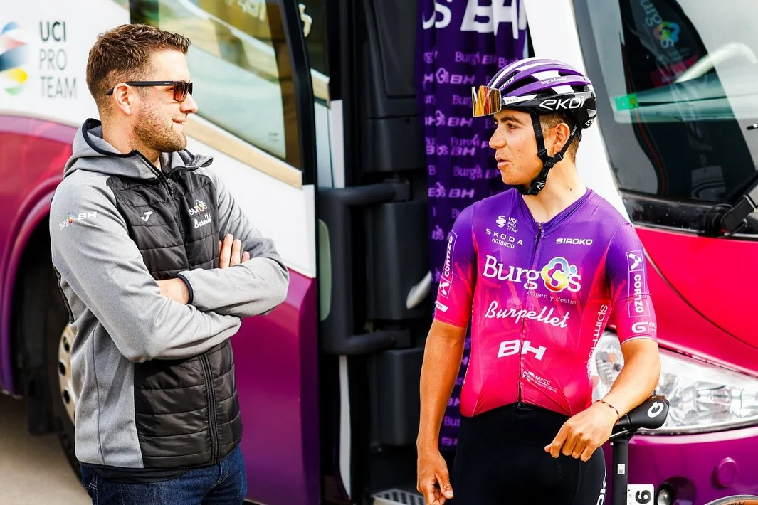 Damien Garcia, directeur sportif de Burgos Burpellet BH, lors d’une épreuve en 2026