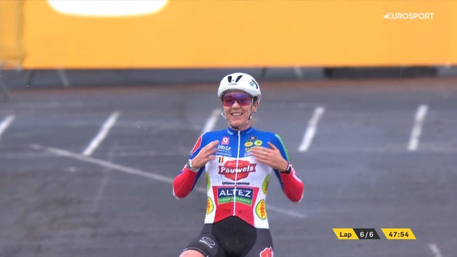 Amandine Fouquenet victorieuse du cyclo-cross de Gullegem 2026