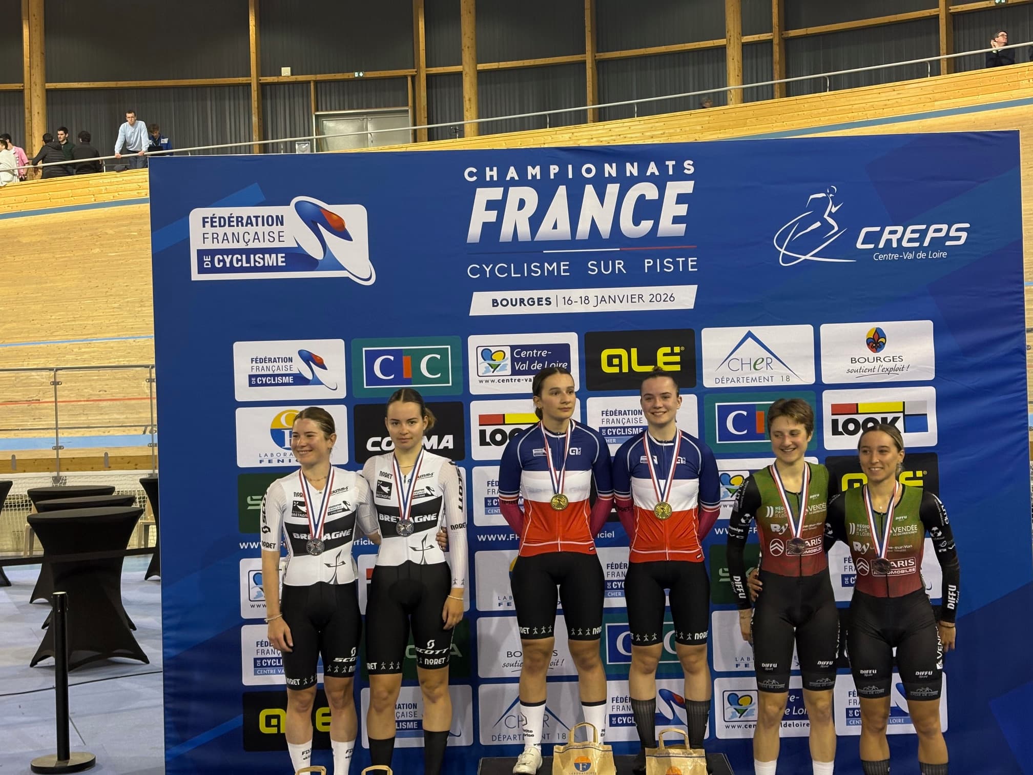 Podium de l’américaine femmes 2026 avec Ilona et Jessica Rouat