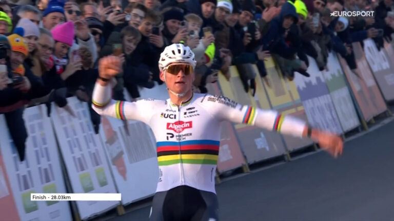 Mathieu van der Poel vainqueur à Hoogerheide en Coupe du monde de cyclo-cross