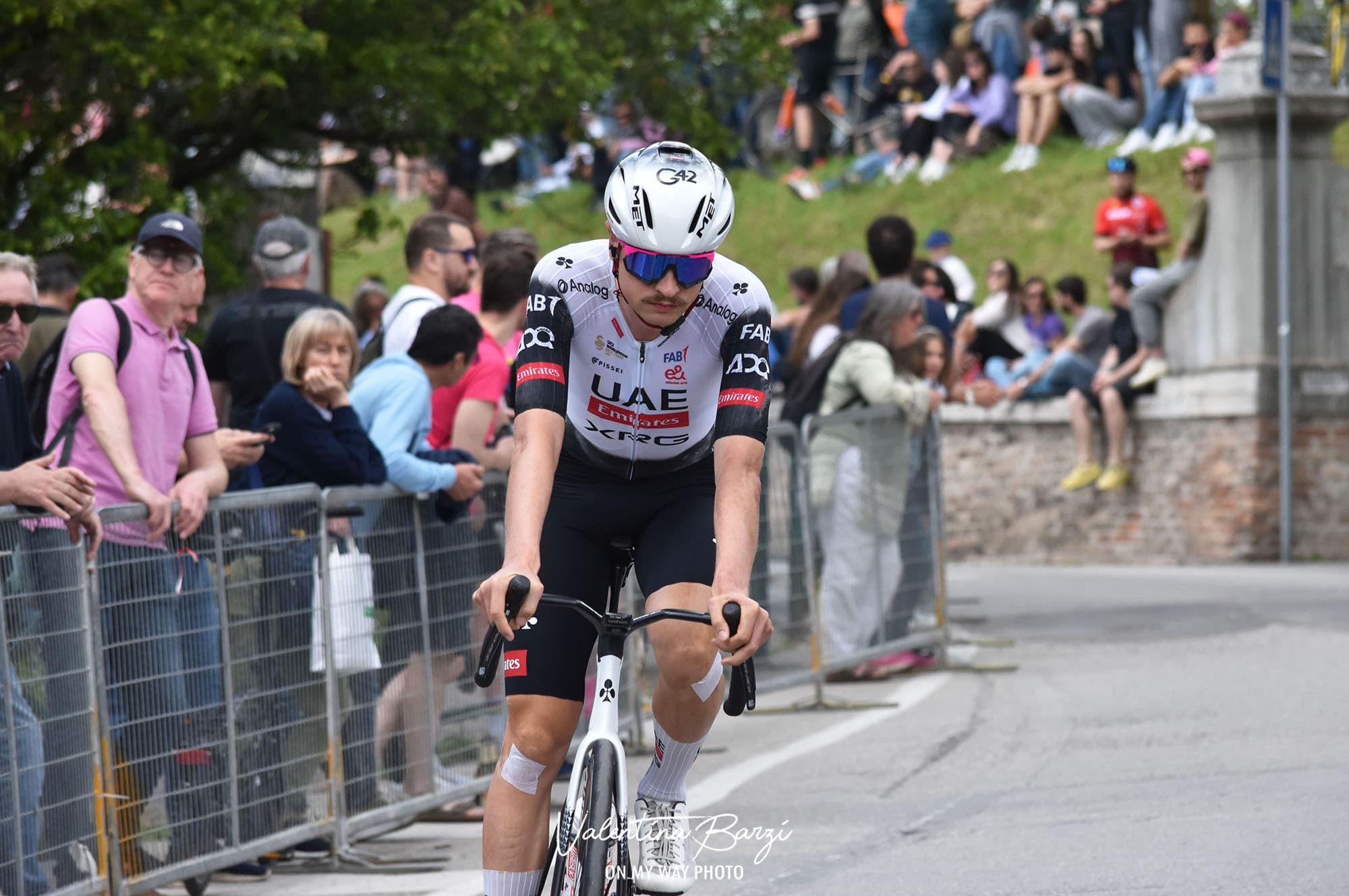 Jay Vine a offert la 3ème victoire à UAE Emirates en 2026.