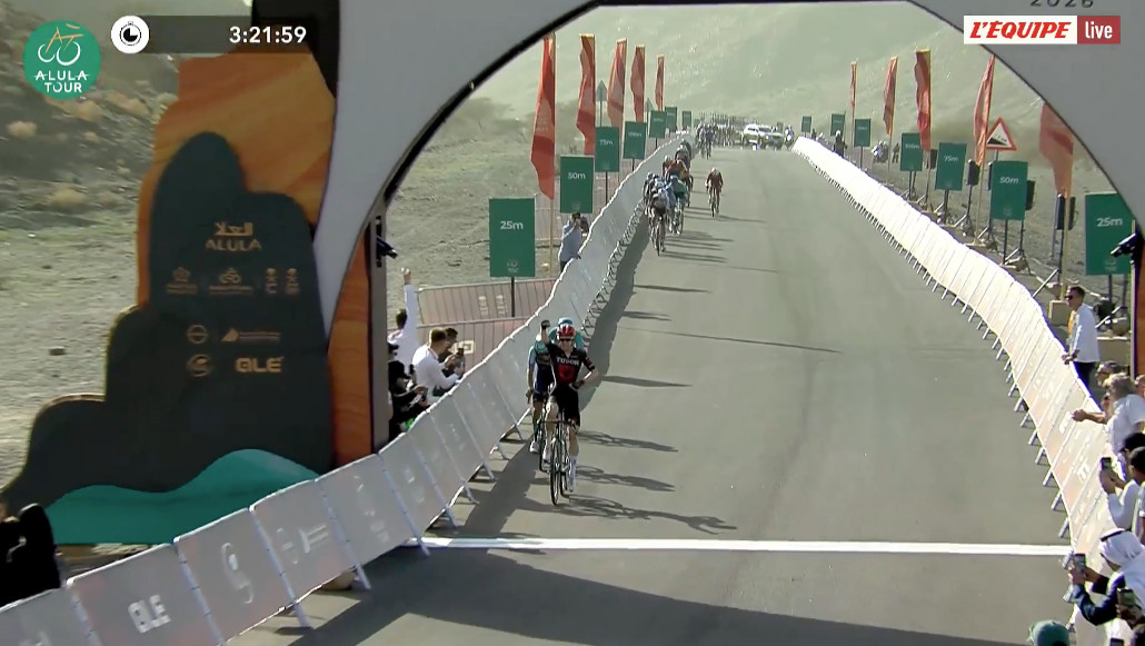 Arrivée de la 3e étape de l’AlUla Tour 2026 remportée par Yannis Voisard