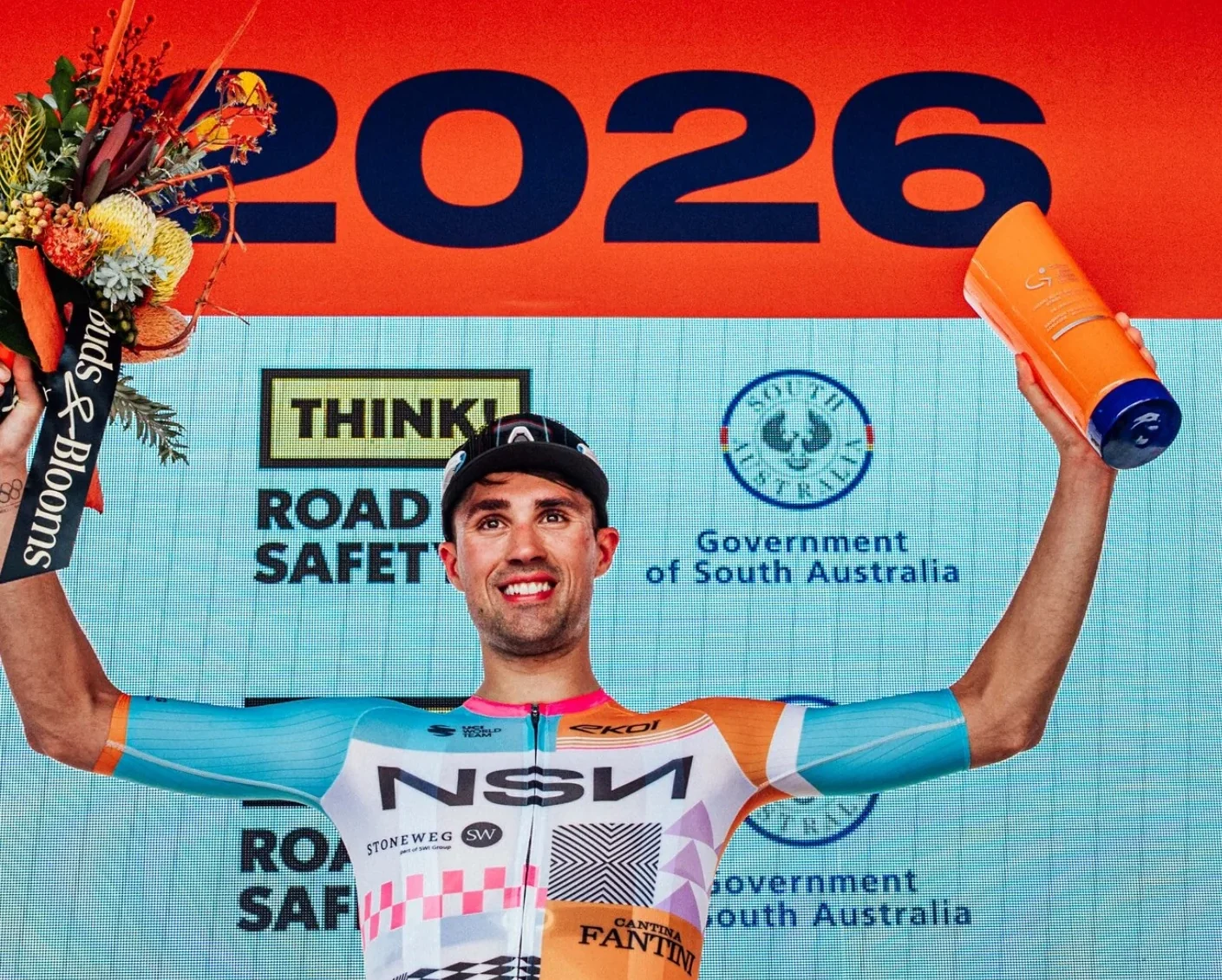 Ethan Vernon célèbre sa victoire sur la 4e étape du Tour Down Under 2026