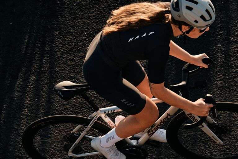 Selle Fizik R1 Light avec rails carbone et rembourrage EVA