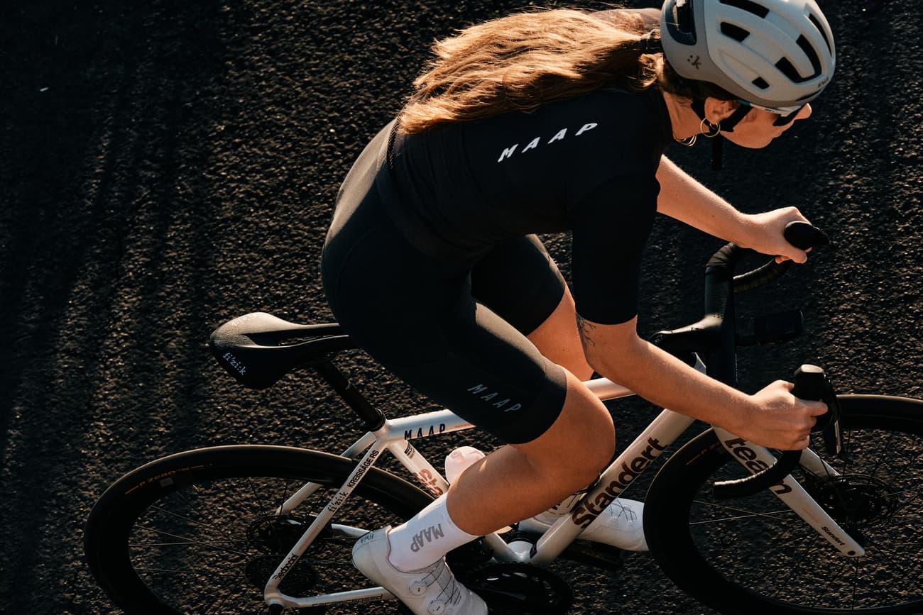 Selle Fizik R1 Light avec rails carbone et rembourrage EVA