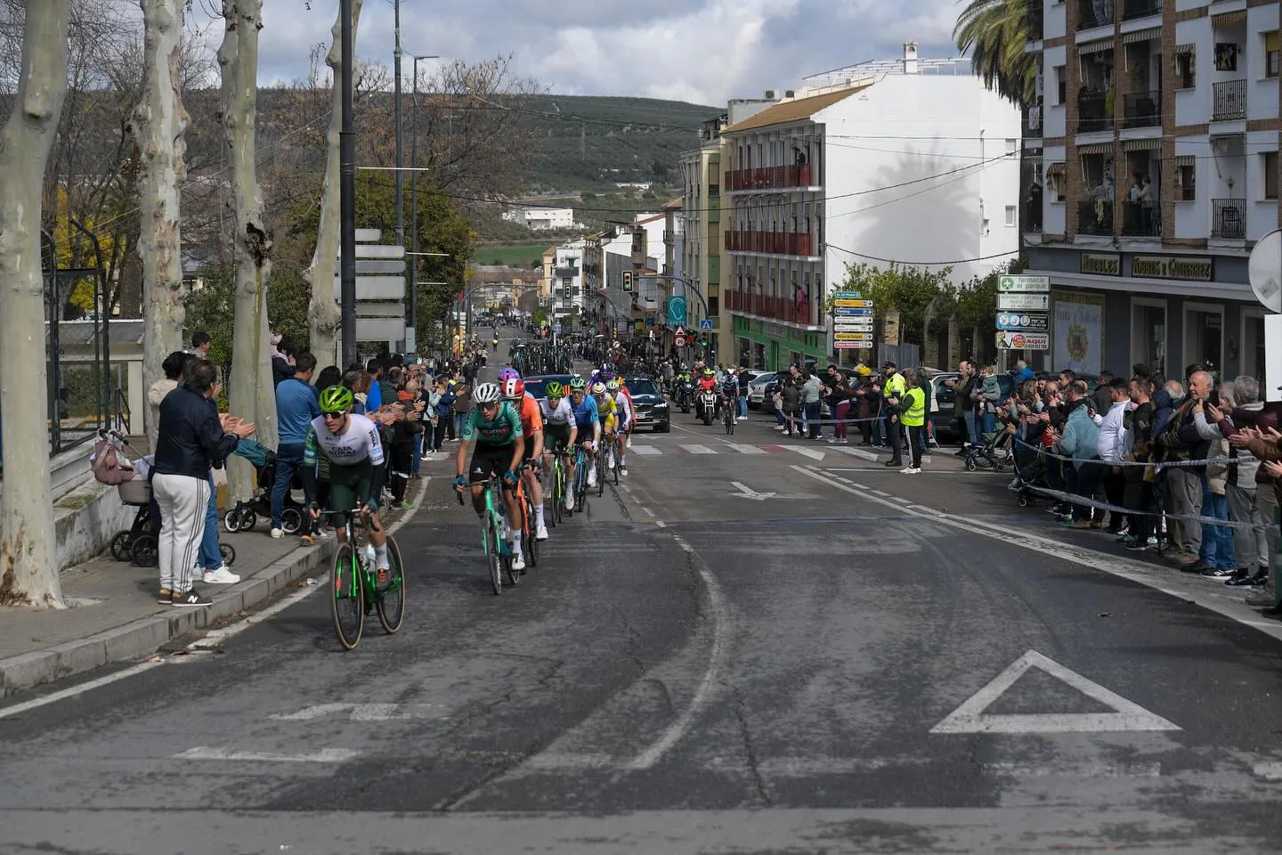 Peloton de la Ruta del Sol Vuelta Ciclista a Andalucía 2025