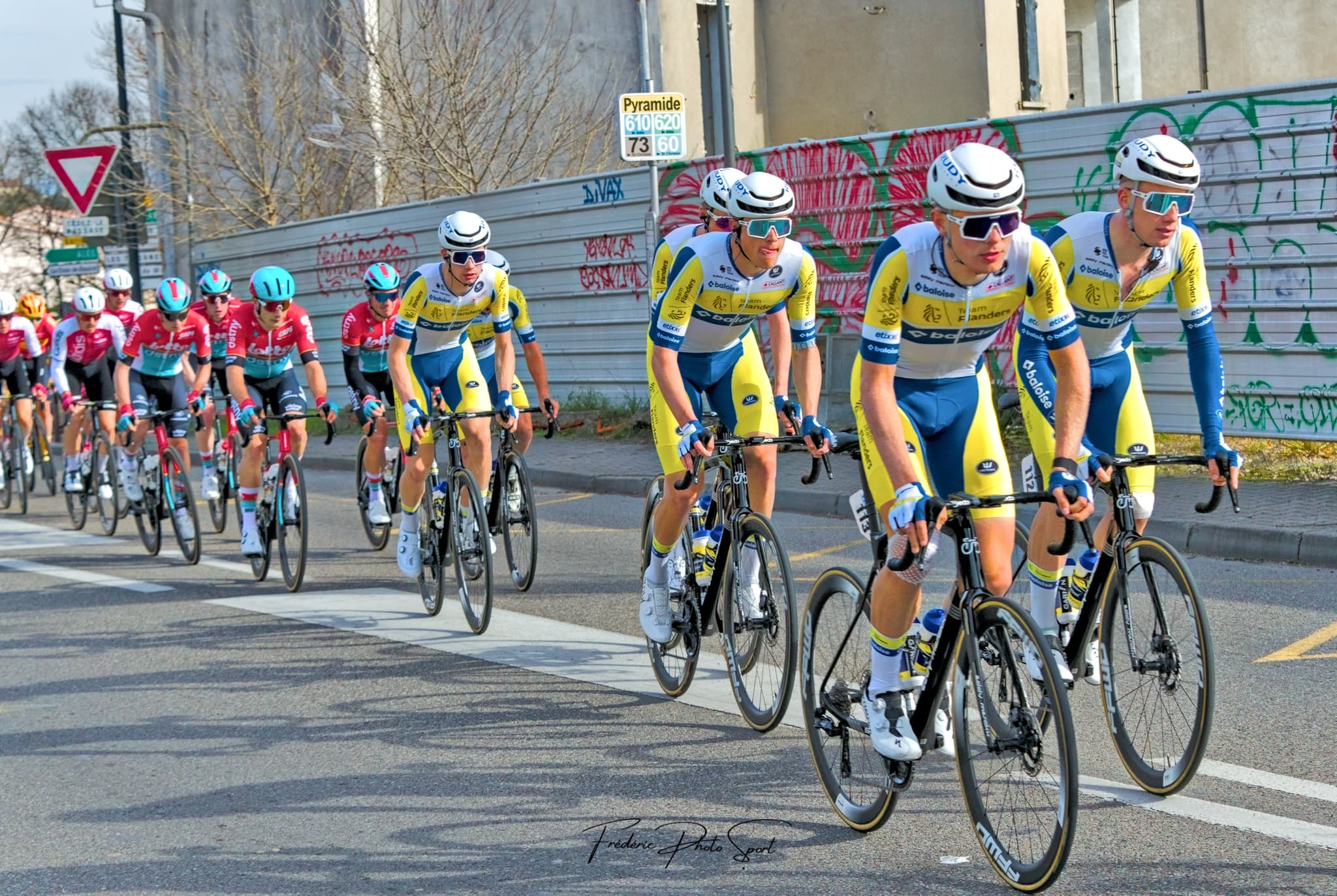 Peloton lors d’une étape de l’Étoile de Bessèges