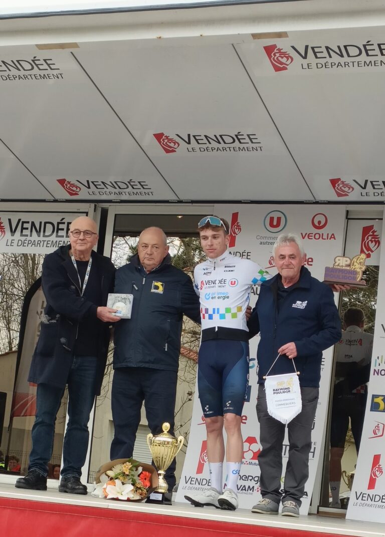 Johan Charbon sur le podium d’une manche du Circuit des Plages Vendéennes